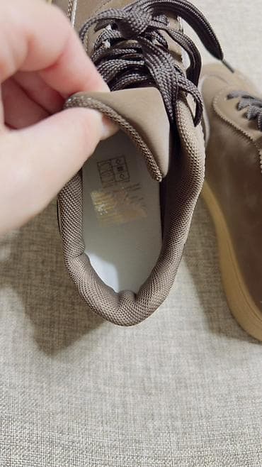 Ботинки: Кеды повседневные, унисекс. Новые, не подошёл размер. На размер стопы — 4