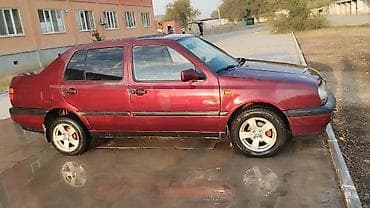 авто битый купить: Volkswagen Vento: 1991 г., 1.6 л, Ручные, Бензин, Седан — 3