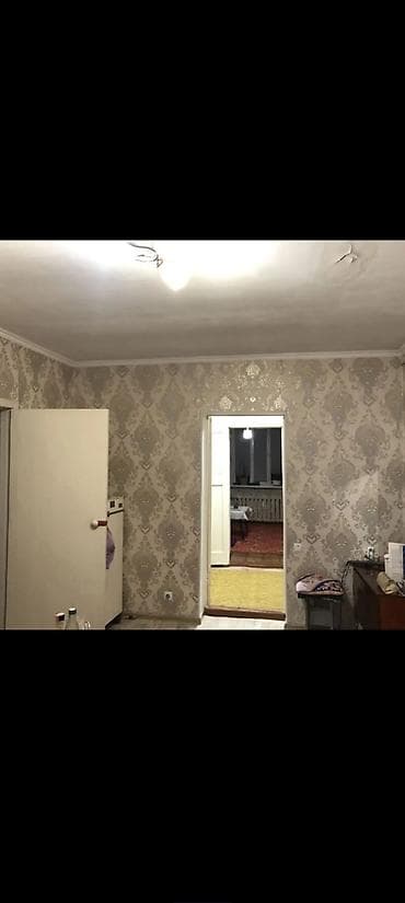 Үйлөр: 67 м², 4 бөлмө, Унаа токтотуучу жай, Забор, тосулган — 5