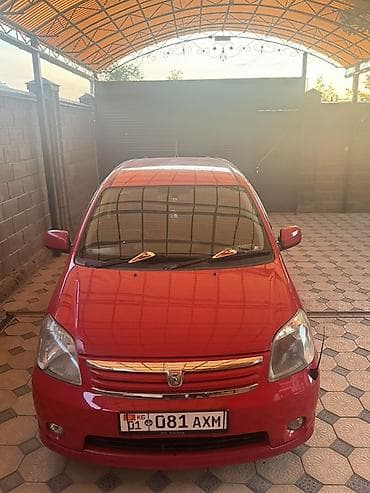 сут машине: Toyota Raum: 2004 г., 1.5 л, Автомат, Бензин, Хетчбек — 1