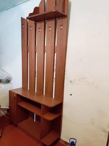 Вешалка в прихожую