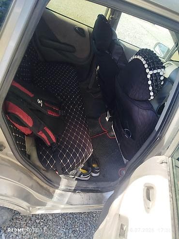 Honda Fit: 2004 г., Автомат, Бензин, Хэтчбэк — 5