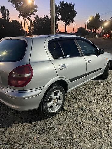 авто г каракол: Nissan Almera: 2002 г., 1.8 л, Кол менен иштөөчү, Бензин, Хетчбек — 4