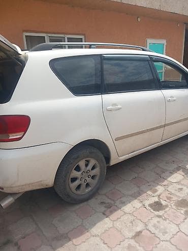 авенсус версо: Toyota Avensis Verso: 2002 г. — 5