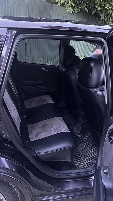 аренда carnival: Honda Jazz: 2007 г., 1.3 л, Автомат, Бензин, Хэтчбэк — 7