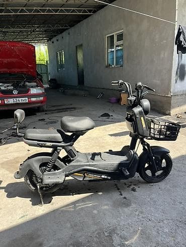 мото 110: СРОЧНО Электроскутер черный СОСТОЯНИЕ ИДИЯЛЬНОЕ ЕДЕТ 40км ЛИТИЙ АКУМ — 3