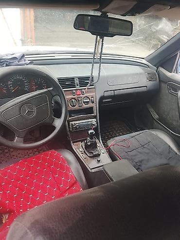 q 7: Mercedes-Benz C-Class: 1997 г., 1.8 л, Механика, Бензин, Седан — 3