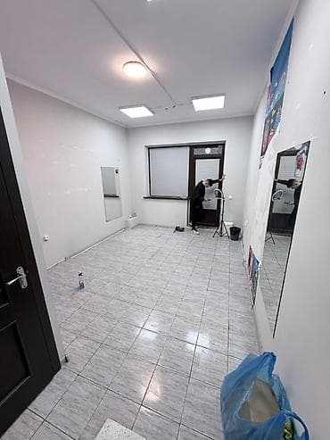 art square: Сдается полуподвальное помещение в аренду. - Стены: светлые — 1