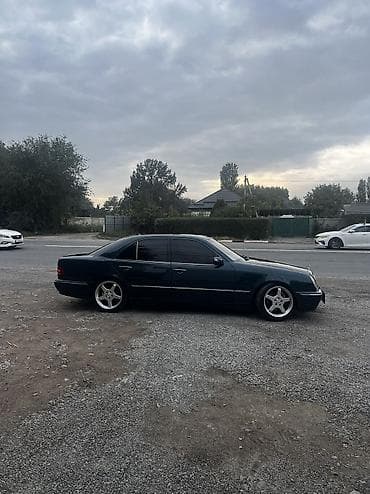 Mercedes-Benz E-Class: 2000 г., Бензин