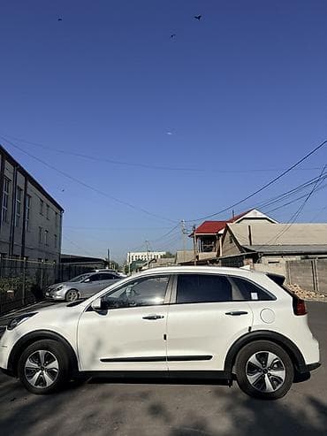 mersedes e320: Kia Niro: 2018 г., 1.6 л, Робот, Гибрид, Кроссовер — 2