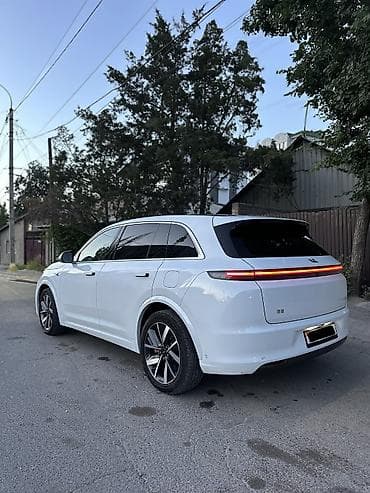 Lixiang L7: 2023 г., 1.5 л, Автомат, Электромобиль, Внедорожник