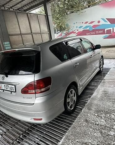 бар авто: Toyota Ipsum: 2002 г., 2.4 л, Автомат, Бензин, Вэн/Минивэн — 2