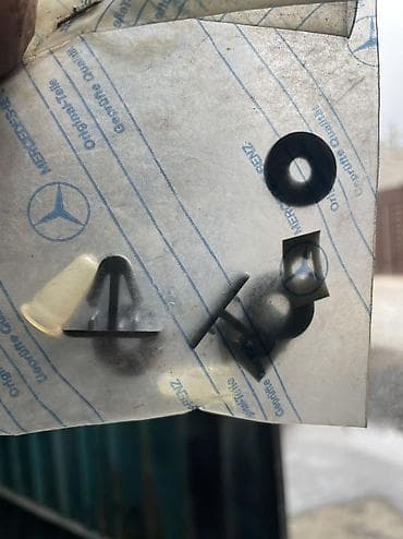 решотка 124: Эмблема-логотип Mercedes-Benz для Багажника W126 Original масловый в — 2