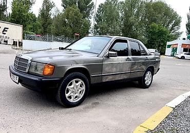 190: Mercedes-Benz 190: 1991 г., 2 л, Механика, Бензин, Седан — 3