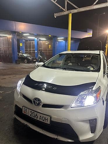 fit shuttle: Toyota Prius: 2012 г., 1.8 л, Вариатор, Гибрид — 2