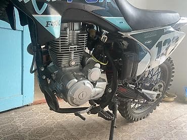 дешёвые питбайки: Питбайк/кроссовый мотоцикл 19/16 с номером 132 - Двигатель — 6
