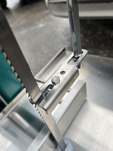 Жарнамалык жабдуулар: Мясорезка Мощность двигателя 2.2квт Весь :43кг Комплект 5 шт — 6