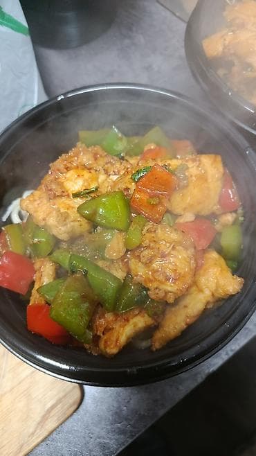 Требуется повар на вок