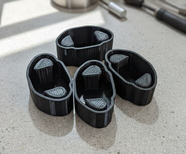 кофр на крышу автомобиля: Заглушки для багажника из PETG пластика. - Материал: прочный PETG — 1