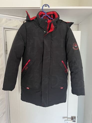 Зимняя куртка на мальчика 12-13 лет 
В хорошем состоянии