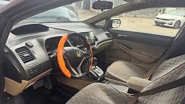 2 8: Honda Civic: 2008 г., 1.8 л, Вариатор, Бензин, Седан — 6