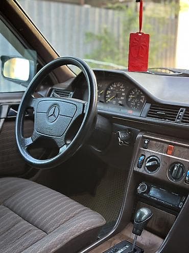 Продажа авто: Mercedes-Benz W124: 1990 г., 2.3 л, Автомат, Бензин, Седан — 5