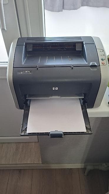 Техника и электроника: Принтер НР LaserJet 1010 В отличном состоянии. Стоял дома. Картридж — 2