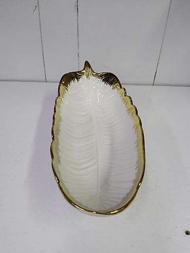 кухиный: Декоративная керамическая тарелка-блюдо в форме листа. - Материал — 2