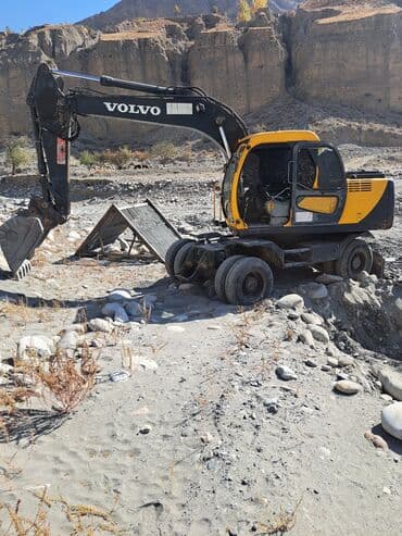 полировычный машынка: Экскаватор, Volvo, 2004 г., Колесный — 2