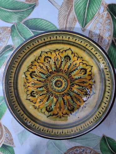 Продаётся ляган старинная декаративная блюдо с ручной росписью