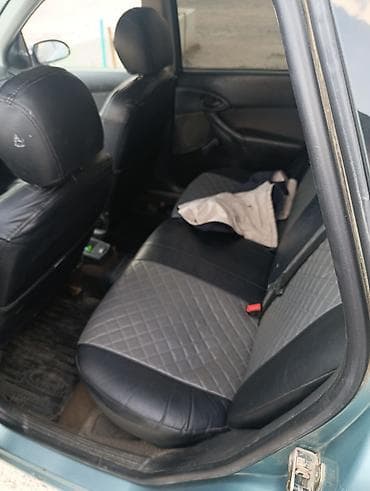 нужен универсал: Ford Focus: 2001 г., Механика, Бензин, Универсал — 2