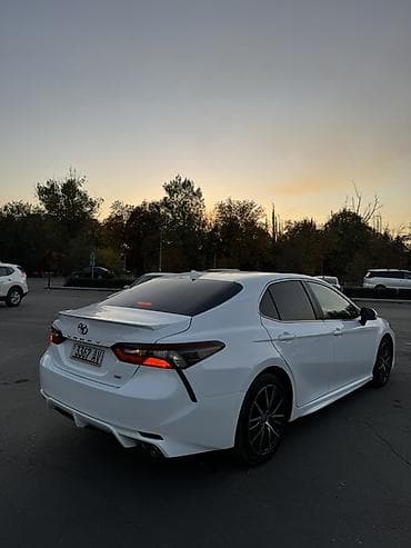Toyota: Toyota Camry: 2021 г., 2.5 л, Автомат, Бензин, Седан — 2