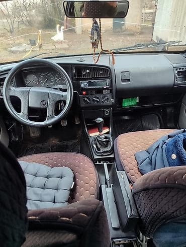 автомат машина бу: Volkswagen Passat: 1993 г., 1.8 л, Механика, Бензин, Седан — 7