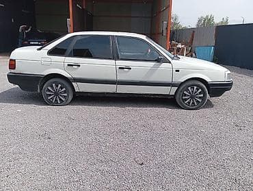 Volkswagen: Volkswagen Passat: 1991 г., 1.8 л, Механика, Бензин, Седан — 3