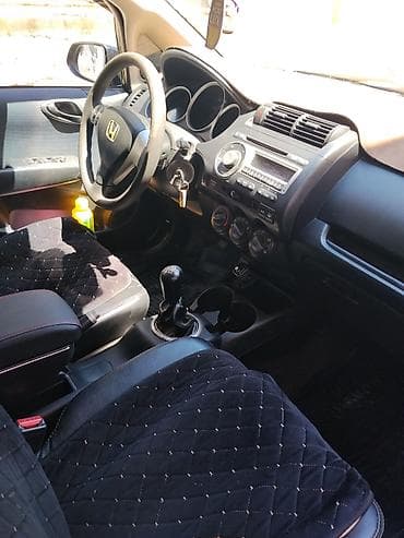 Транспорт: Honda Jazz: 2007 г., 1.5 л, Механика, Бензин, Хэтчбэк — 5