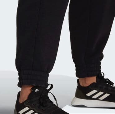 Брюки: ADIDAS. Теплые спортивные штаны Essentials с золотым логотипом.Мягкий — 3