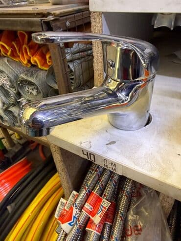 Смеситель однорычажный для умывальника/раковины. - Тип: монокомандный at lalafo.kg Смеситель однорычажный для умывальника/раковины. - Тип: монокомандный