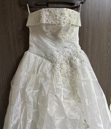 Спецодежда: Продается шикарное свадебное платье, размер регулируется б/у в хорошем — 3