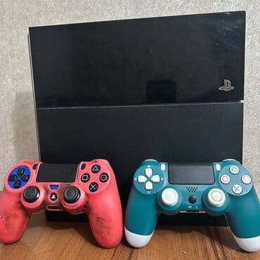 Продаю прошитую playstation 4 fat с 13 играми и с проводами игры: red