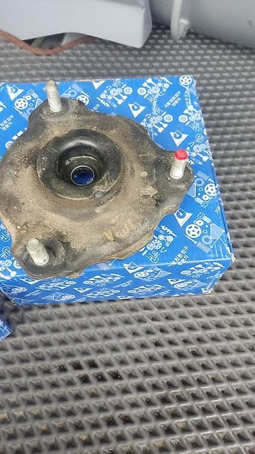 e53 x5: Toyota Ist: 2003 г., 1.5 л, Автомат, Бензин, Хэтчбэк — 7