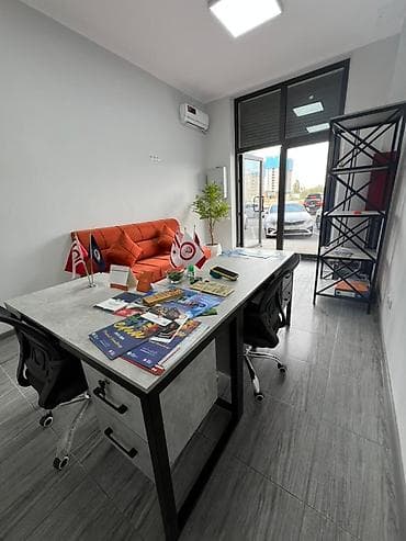 надпись открыто: Продажа офисов 25 м², С ремонтом, С мебелью, Многоэтажное здание, 1 этаж — 9