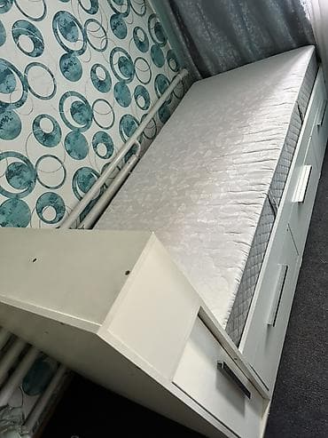 bunk bed: Односпальная кровать с матрасом и системой хранения - Размер — 4