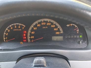 Toyota Ipsum: 2002 г., 2.4 л, Автомат, Бензин, Минивэн
