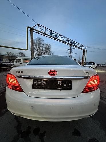 BYD: BYD E5: 2019 г., Электромобиль, Седан — 3