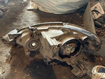авто в такси: Передняя правая фара Toyota 2002 г., Б/у, Оригинал — 2