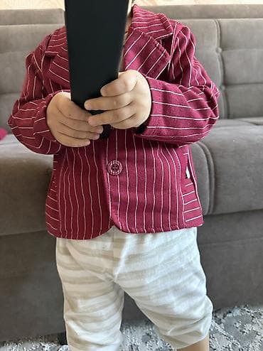 жилет на мальчика: Комплект, Новый — 9