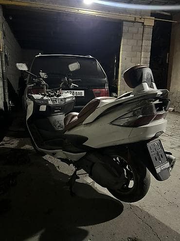 скутера: Макси‑скутер Suzuki Burgman (серия 400) в комплектации для дальних — 3