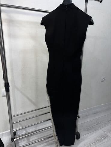 Спецодежда: Продаю вечернее платье с вырезом. Турция. Размер 40 (Л). Одето 1 раз — 2