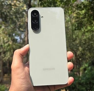 honor magic: Samsung Galaxy A56 — 1