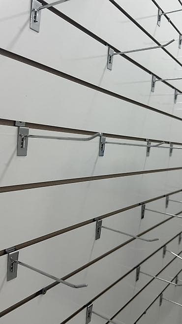 лофт вешалка: Стенд-стеллаж slatwall (ламельная панель) с крючками для выкладки — 3